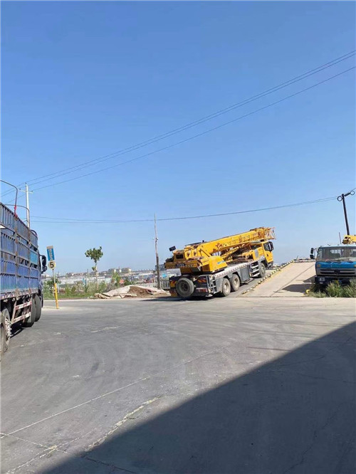 盐城市25吨吊车的租赁价格大概是多少？