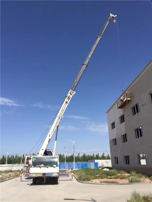 盐城市“轻装强干”—— 吊车的 “轻量化臂架” 技术