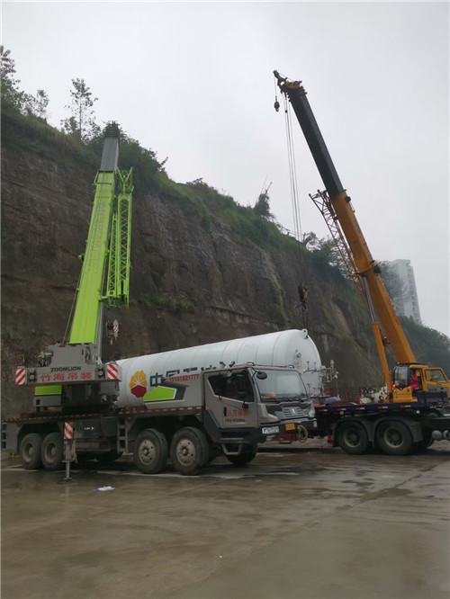盐城市“不怕风雨冻”—— 吊车的 “恶劣环境适应” 技术